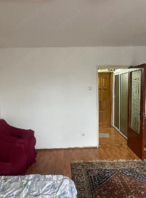 Garsoniera decomandata cu balcon zona Far - imagine 3