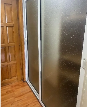 Garsoniera decomandata cu balcon zona Far - imagine 9