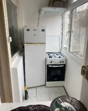 Garsoniera decomandata cu balcon zona Far - imagine 4