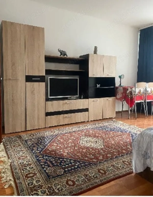 Garsoniera decomandata cu balcon zona Far