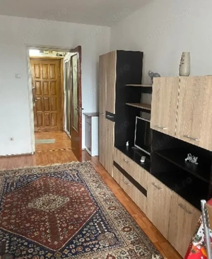 Garsoniera decomandata cu balcon zona Far - imagine 6