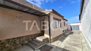COMISION 0% Casa individuala de vanzare cu gradina acces auto si garaj - imagine 2