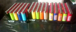 Vând 150 brichete BIC mari la jumate pret