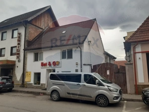 Casa cu spatiu comercial la parter