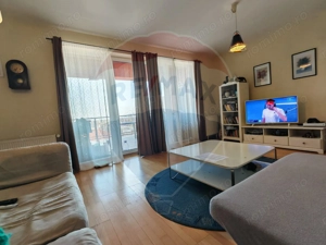 Apartament cu 3 camere de vânzare în zona Bartolomeu.