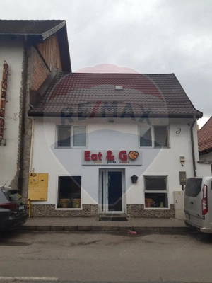 Spațiu comercial+spatiu de locuit, in vila, de vânzare