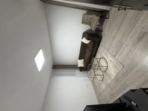 Apartament cu 3 camere decomandate, central, disponibil imediat