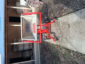  Tocător de crengi Arpal AM-80 BD, cu motor de 7 CP și diametru maxim de 80 mm. 