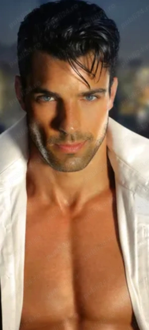 Bărbat dotat în căutare de cupluri și femei singure 