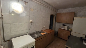 Inchiriez garsoniera casa curte sect 3 Buc - imagine 6