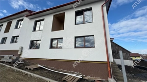 Casa individuala 4 camere 2 bai 120 mp utili 300 mp teren in Sura Mica - imagine 2