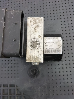 Pompa ABS Renaul Megane III 476606747R - imagine 2