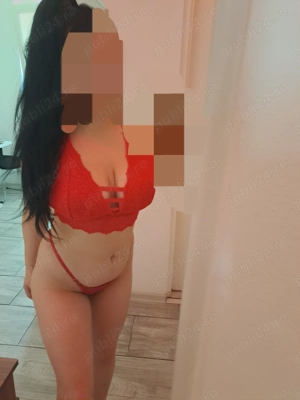 Bruneta fierbinte ahh