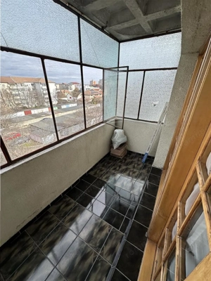 Decomandat, model mare cu 2 bai in zona Bucovina - imagine 6