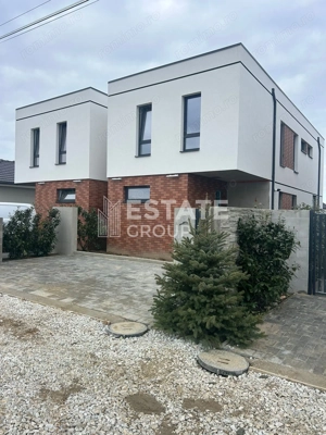 Duplex cu 4 camere despartit prin casa scarii in Mosnita Noua