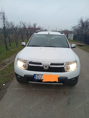 Vând Dacia Duster 2011