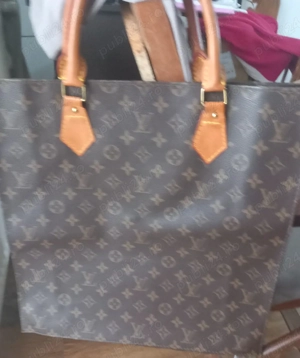 Vand o geanta superba de birou!