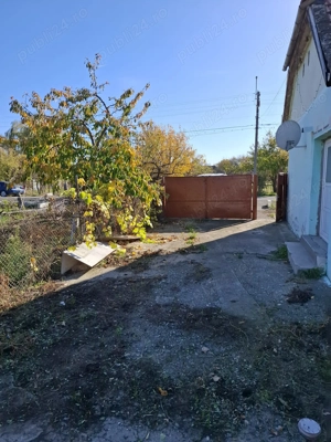 Vand casă veche de renovat, in localitatea Ciacova. Teren generos   oportunitate investiție! - imagine 5