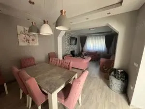 Vând Casă și Anexă separate, proaspăt renovate modern în Iosia - imagine 3