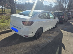 Vand Dacia Logan Prestige livrata in Noiembrie 2023 primul proprietar - imagine 3