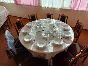 Vand dotare  pentru sala de evenimente..