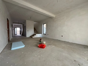 Casa individuala.Garaj.Compartimentata excelent.La Padure - imagine 2