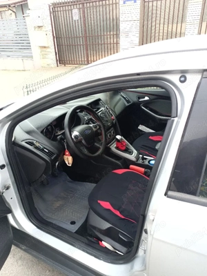 Ford focus benzina 2013 revizii 8000 km - imagine 2