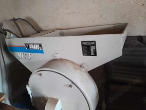 Vând moara de ciocanele UMARO SA,model MC 3,stare foarte buna ,fabricat in România. - imagine 6