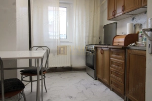 3 camere, situat in Complexul Studentesc, centrala proprie, familie, studenti