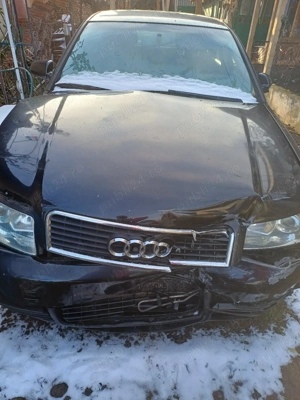 Audi A4 negru Sedan model 2004 - imagine 3
