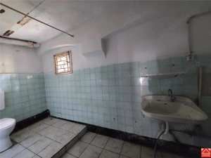 Casa cu spatiu comercial, zona Intim - imagine 17