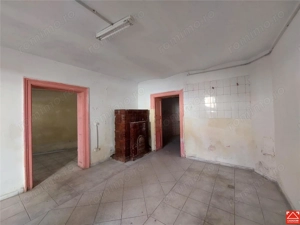 Casa cu spatiu comercial, zona Intim - imagine 12