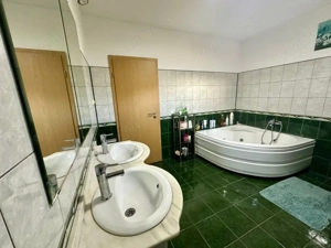 Casa individuala lux, 251 mp utili, 600 mp teren - Dumbrăvița  - imagine 8