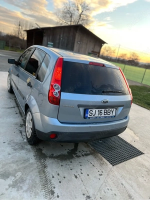 Ford fiesta  - imagine 4