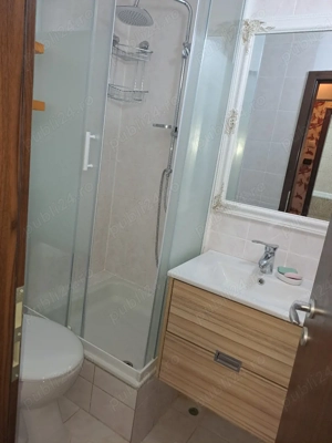 Închiriez apartament cu 3 camere ZONA UTA