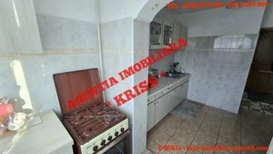Apartament 3 Camere GĂVANA 3 Zona Piață Confort 1 Decomandat Etaj 2 Centrală - imagine 3