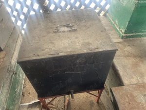 Vand centrifuga electrică productie Ucraina si topitor ceara cu aburi