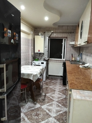 Închiriez apartament!!