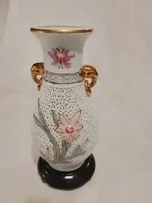 Set Porțelan Vintage: Vază Traforată (25 cm)  