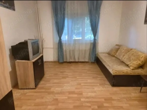 Proprietar. Vand apartament decomandat 