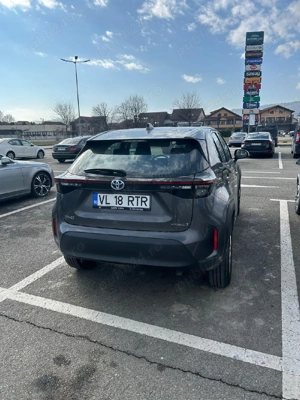 Vand Toyota Yaris Cross, impecabila - imagine 3