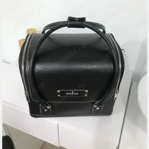 Vand geanta make-up noua