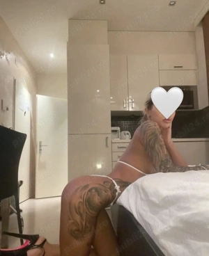 Blondă sexy xxx - imagine 5