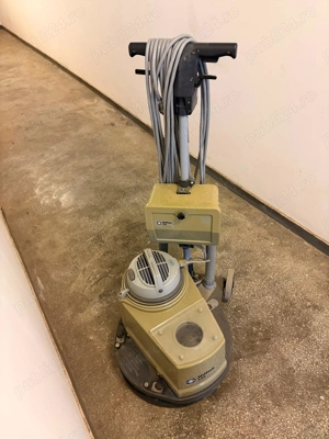 Vând mașina monodisc Nilfisk