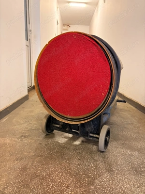 Vând mașina monodisc Nilfisk - imagine 5