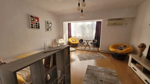 Inchiriez apartament cu o camera amplasat central - imagine 2