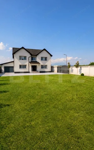 Vilă Modernă 340 mp | Teren 806 mp | Cristian-Brasov