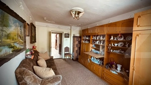 Apartament cu 3 camere si balcon, decoamandat, spatios si calduros in Lipova - imagine 2