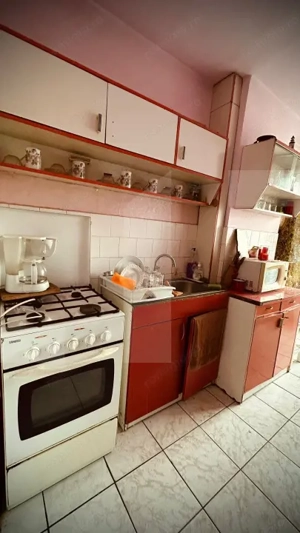 Apartament cu 3 camere si balcon, decoamandat, spatios si calduros in Lipova - imagine 8