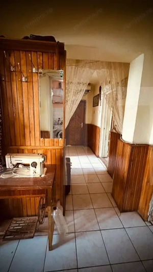Apartament cu 3 camere si balcon, decoamandat, spatios si calduros in Lipova - imagine 4